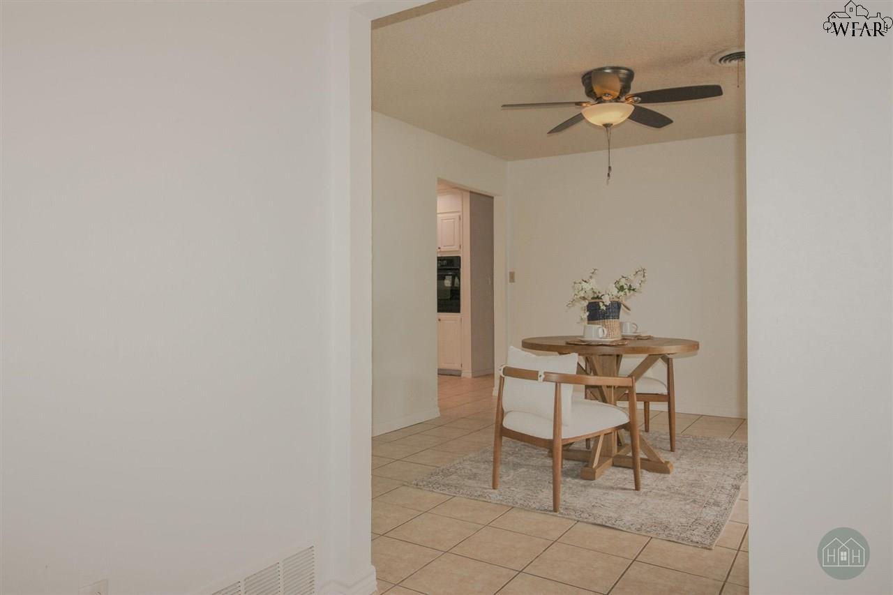 4211 Yamparika Street, Vernon, Texas image 11