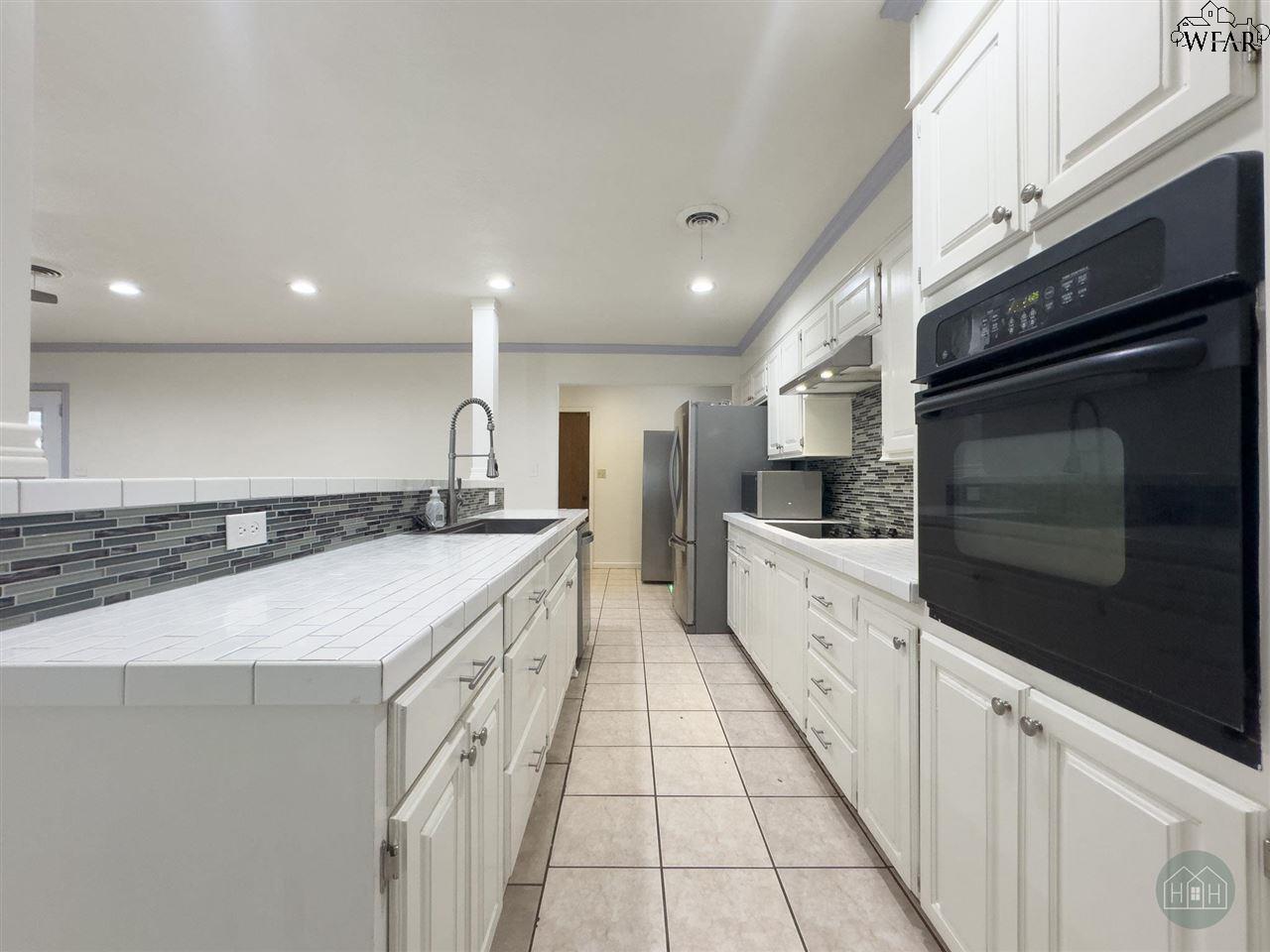 4211 Yamparika Street, Vernon, Texas image 5
