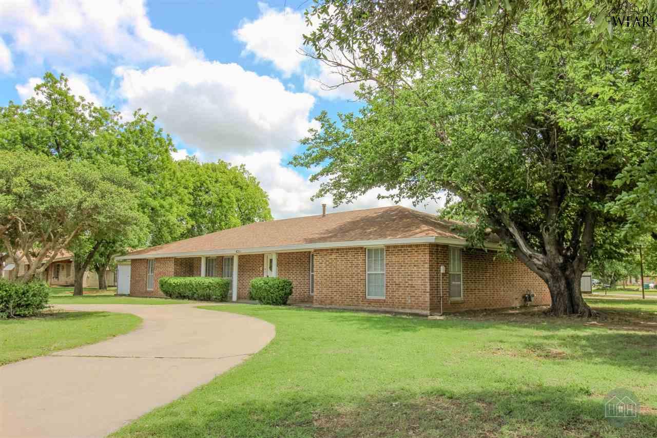 4211 Yamparika Street, Vernon, Texas image 2