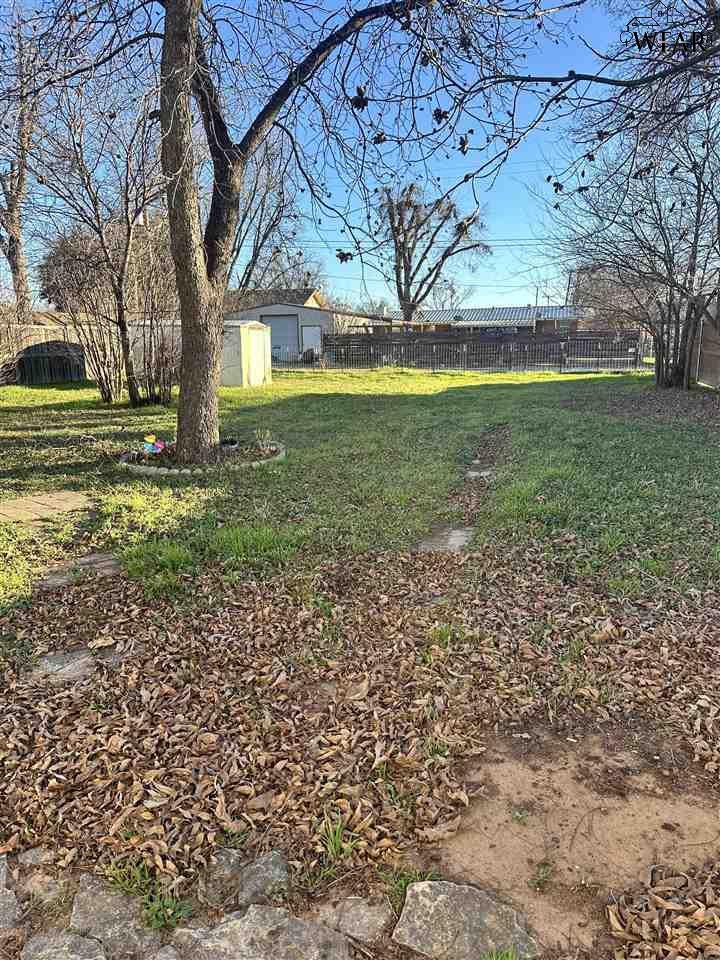 713 W Cora Street, Seymour, Texas image 7