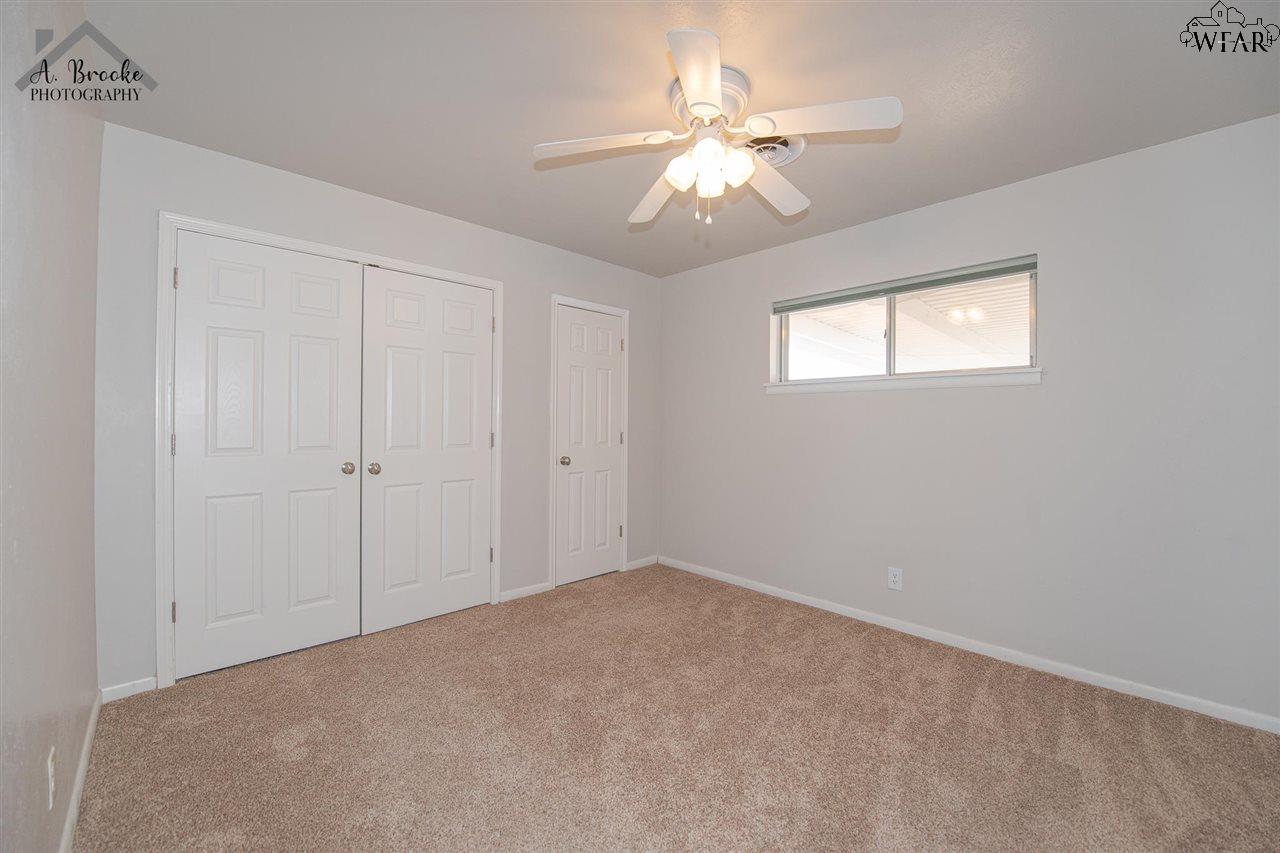 601 W Clara Avenue, Iowa Park, Texas image 19