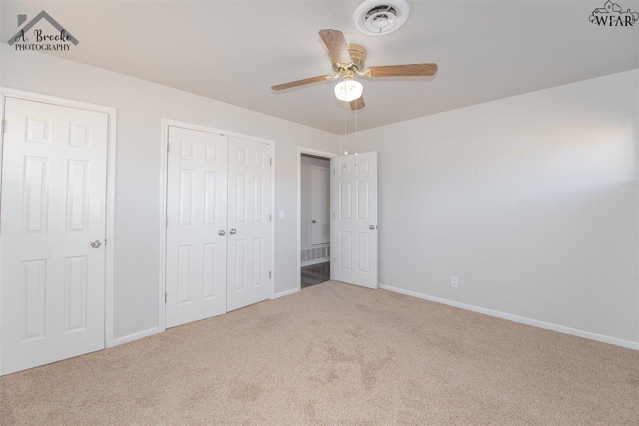 601 W Clara Avenue, Iowa Park, Texas image 25