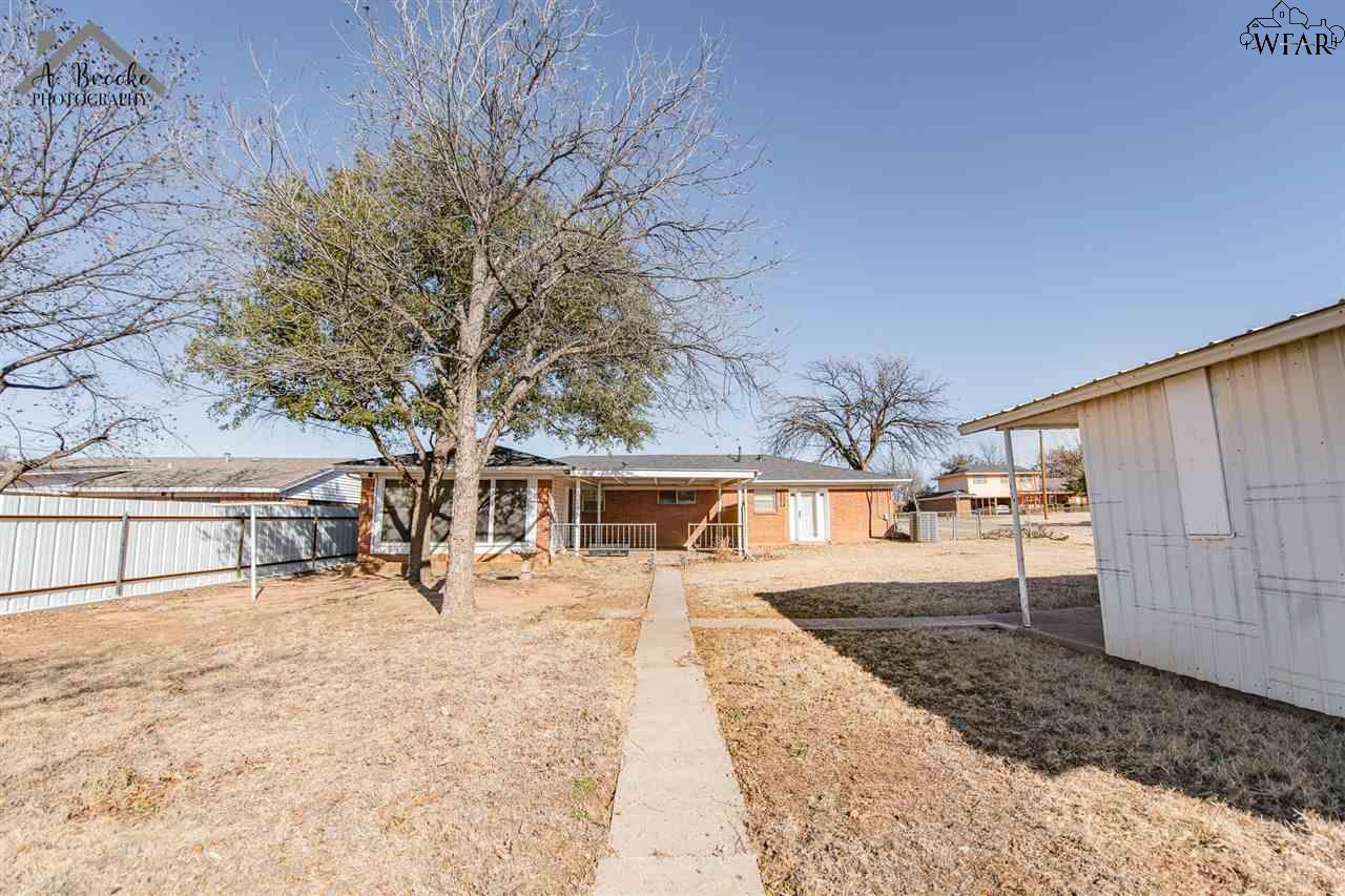 601 W Clara Avenue, Iowa Park, Texas image 30