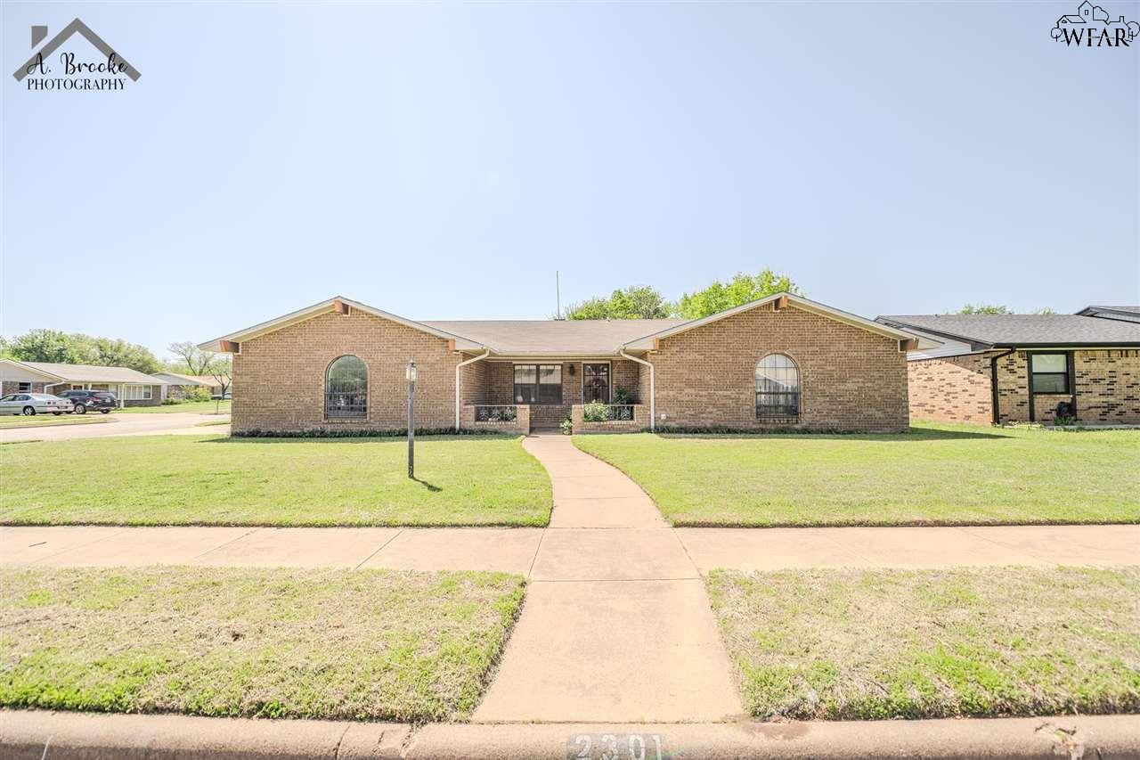 2301 Randolph Drive, Wichita Falls, Texas image 2