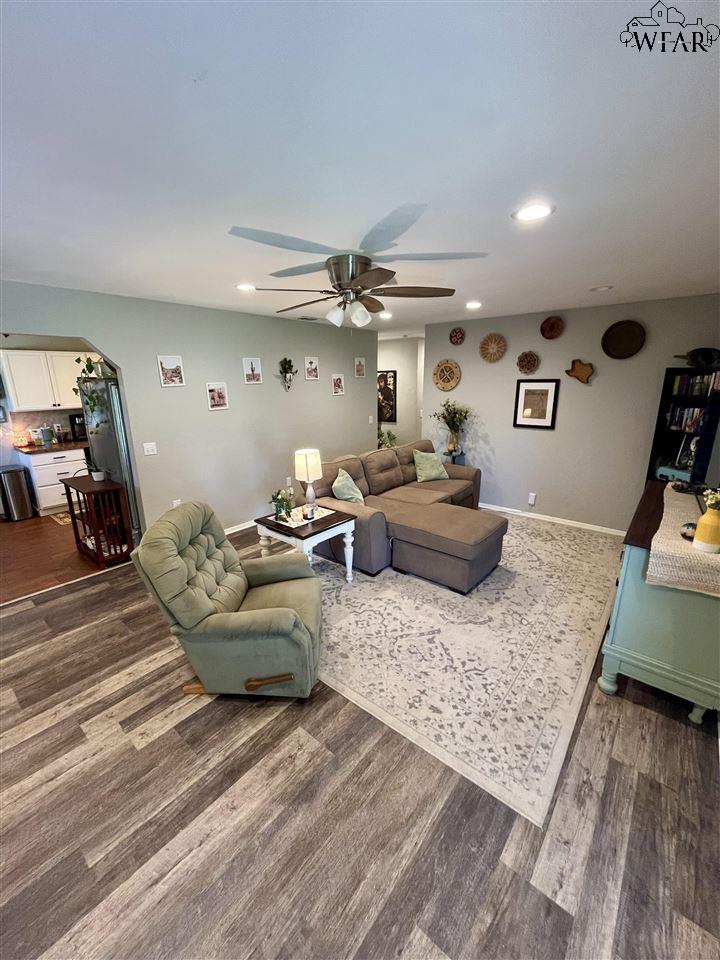 1403 Amherst Street, Burkburnett, Texas image 6