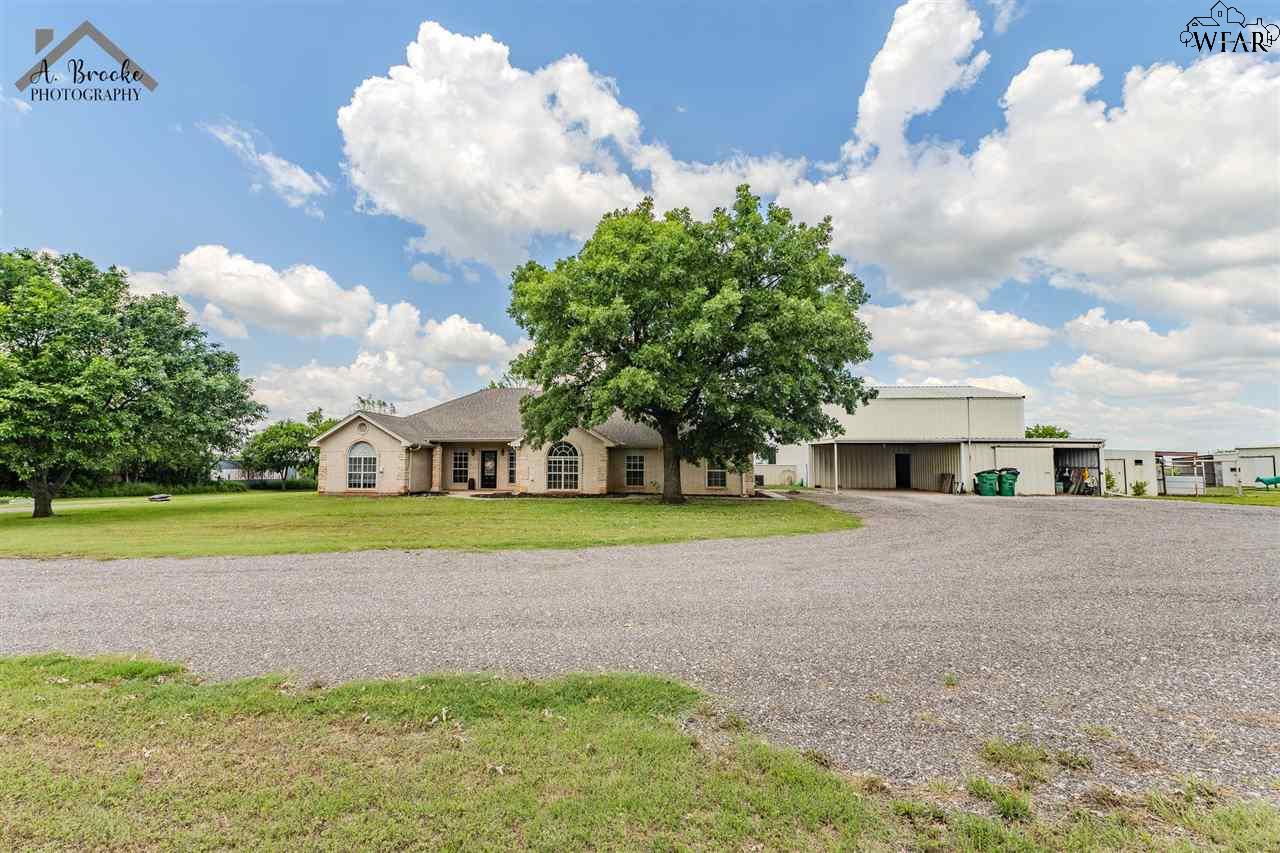 1216 E Commerce Street, Henrietta, Texas image 29