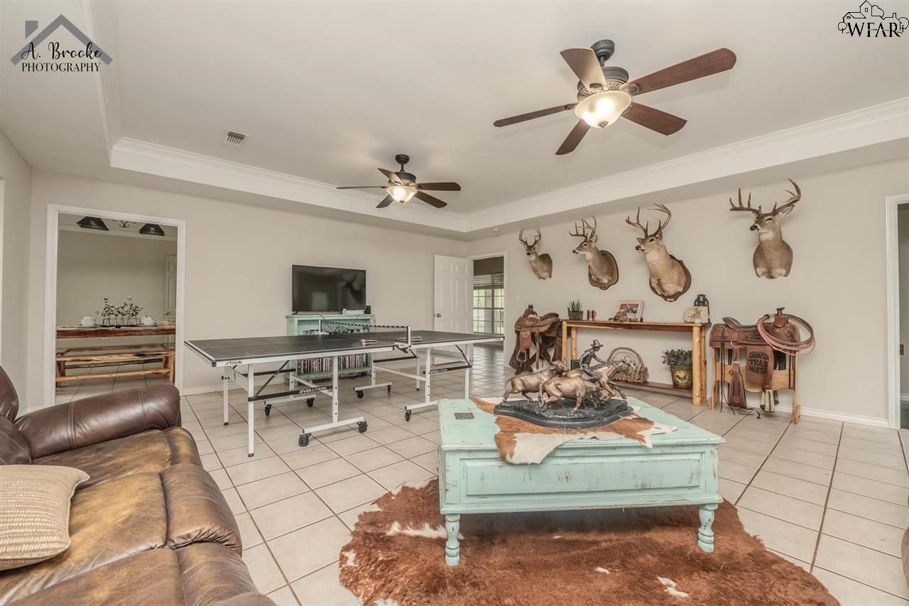 1216 E Commerce Street, Henrietta, Texas image 11