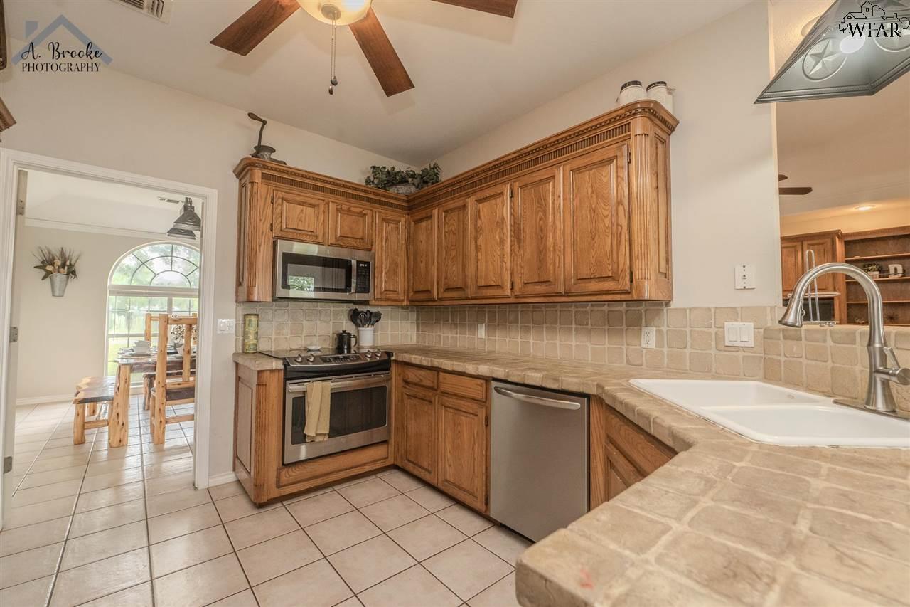 1216 E Commerce Street, Henrietta, Texas image 7