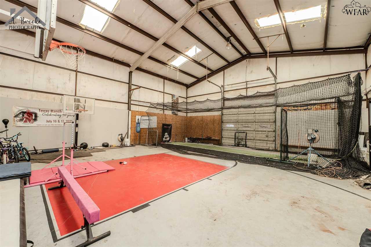 1216 E Commerce Street, Henrietta, Texas image 24