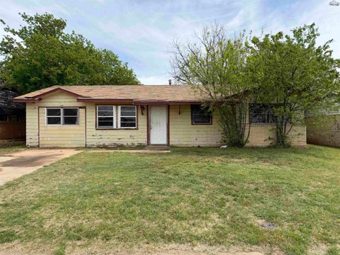 Homes For Sale - 1513 Central Freeway<br/> Wichita Falls, TX 76306