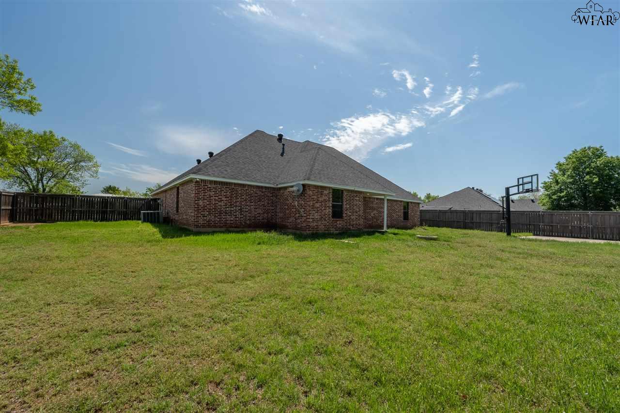 809 S Oak Street, Archer City, Texas image 29