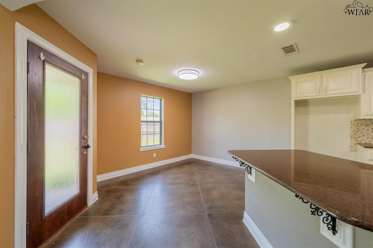 809 S Oak Street, Archer City, Texas image 11