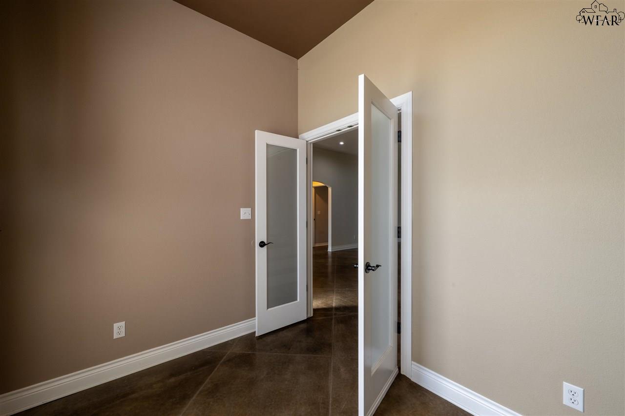 809 S Oak Street, Archer City, Texas image 7