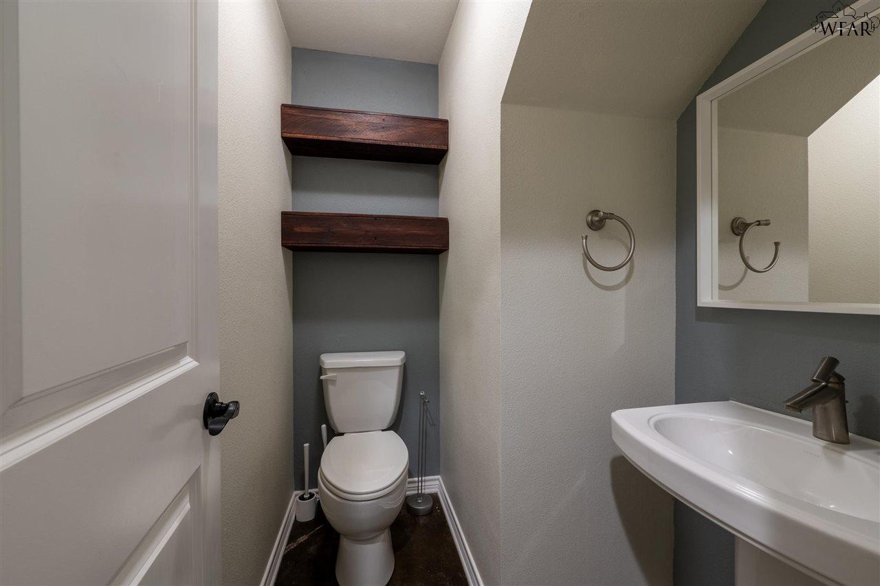 809 S Oak Street, Archer City, Texas image 21