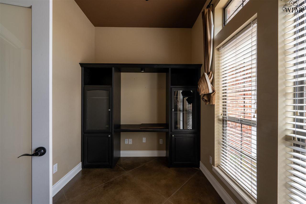 809 S Oak Street, Archer City, Texas image 6