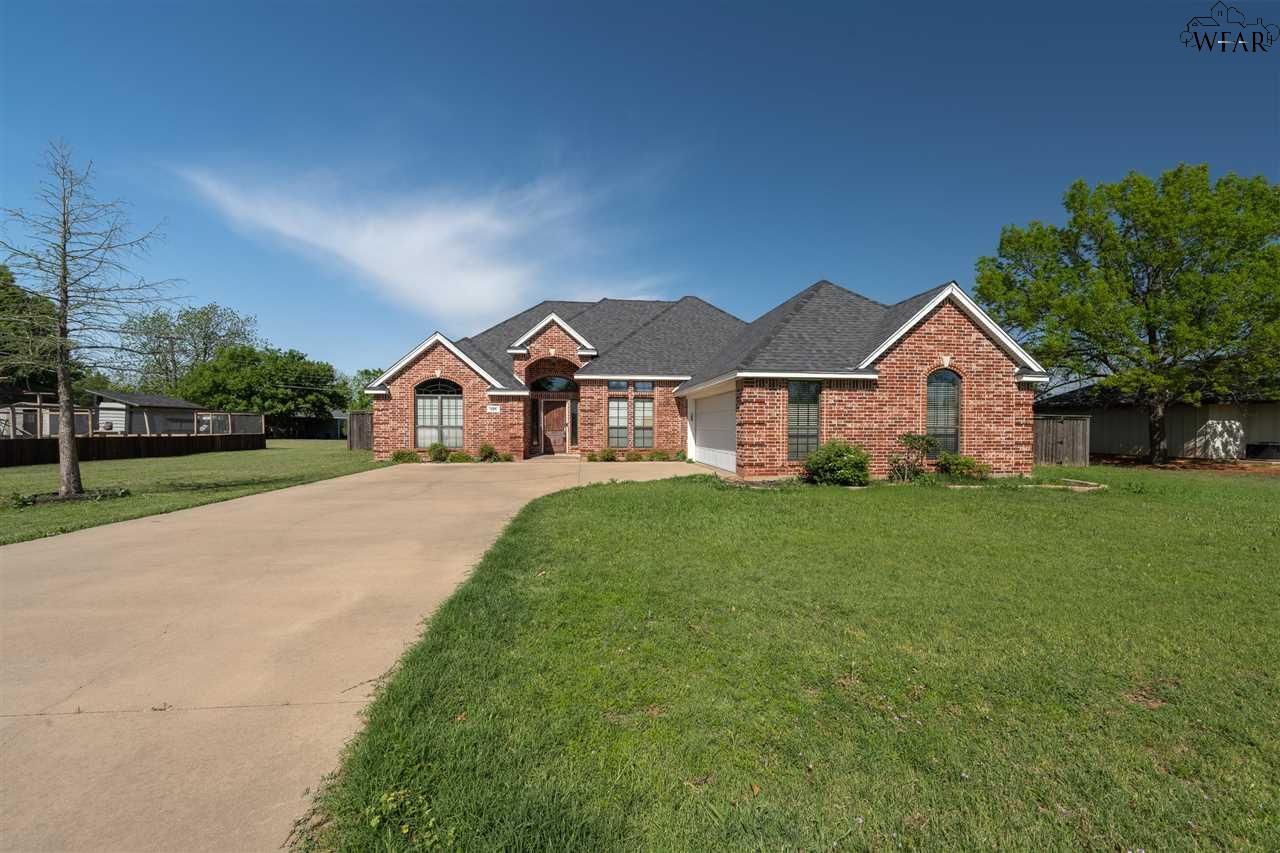 809 S Oak Street, Archer City, Texas image 1