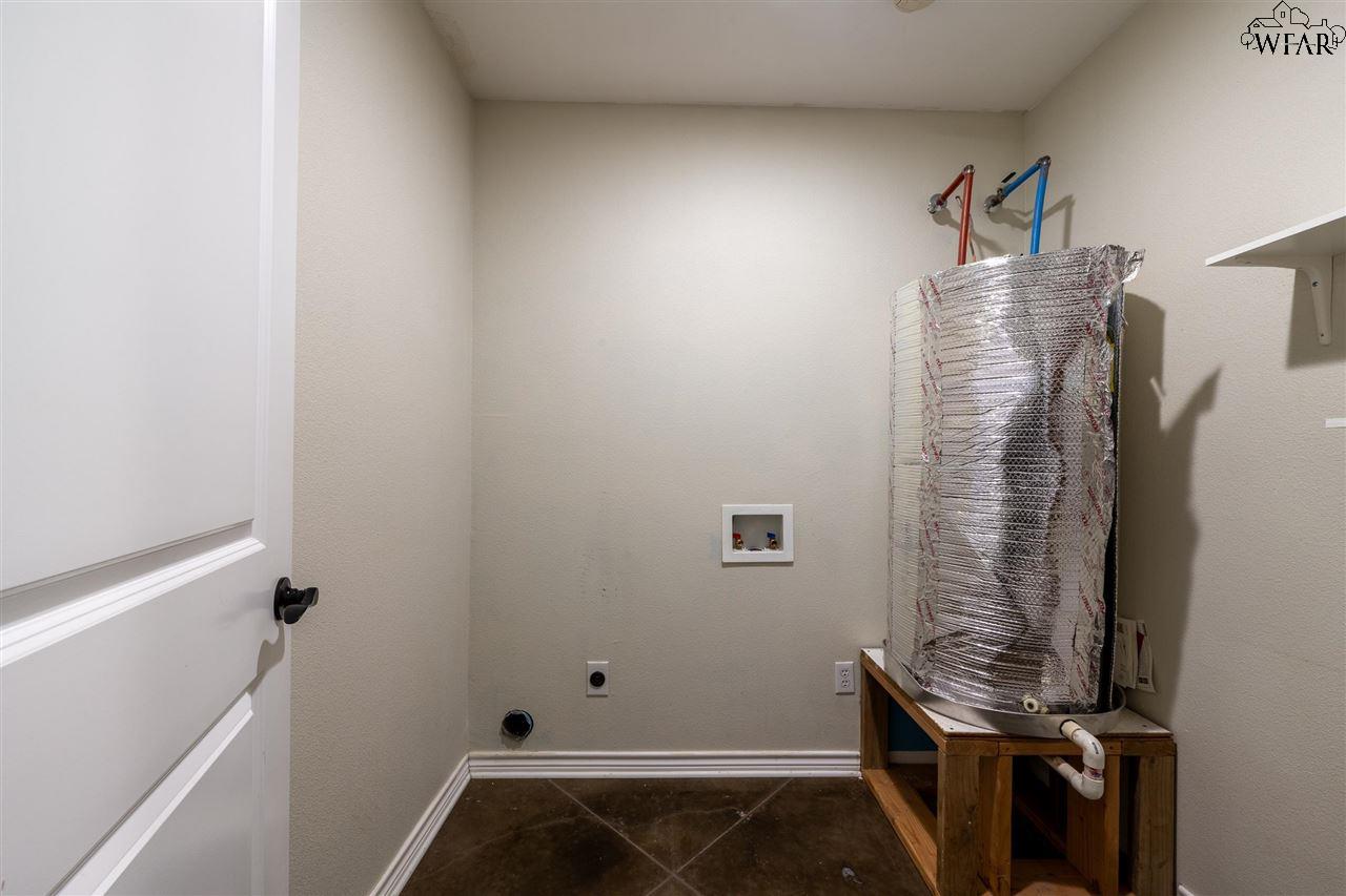 809 S Oak Street, Archer City, Texas image 28