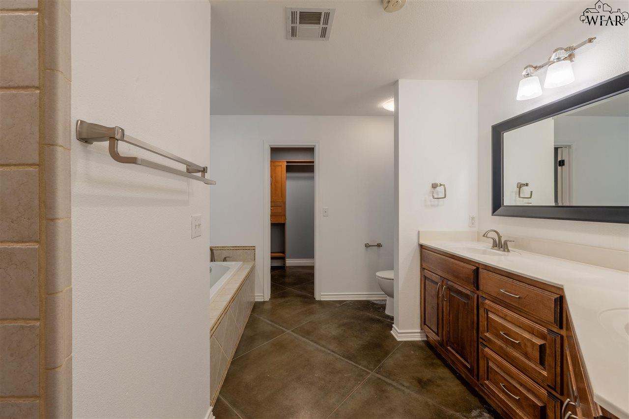 809 S Oak Street, Archer City, Texas image 24