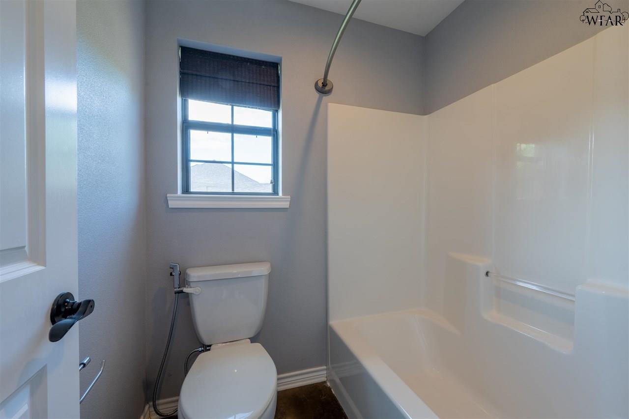 809 S Oak Street, Archer City, Texas image 17