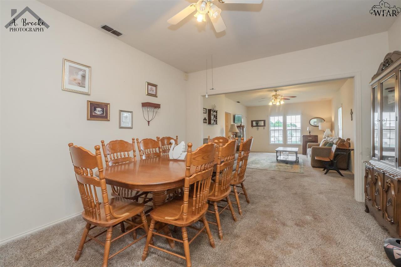 110 W Pecan, Iowa Park, Texas image 6