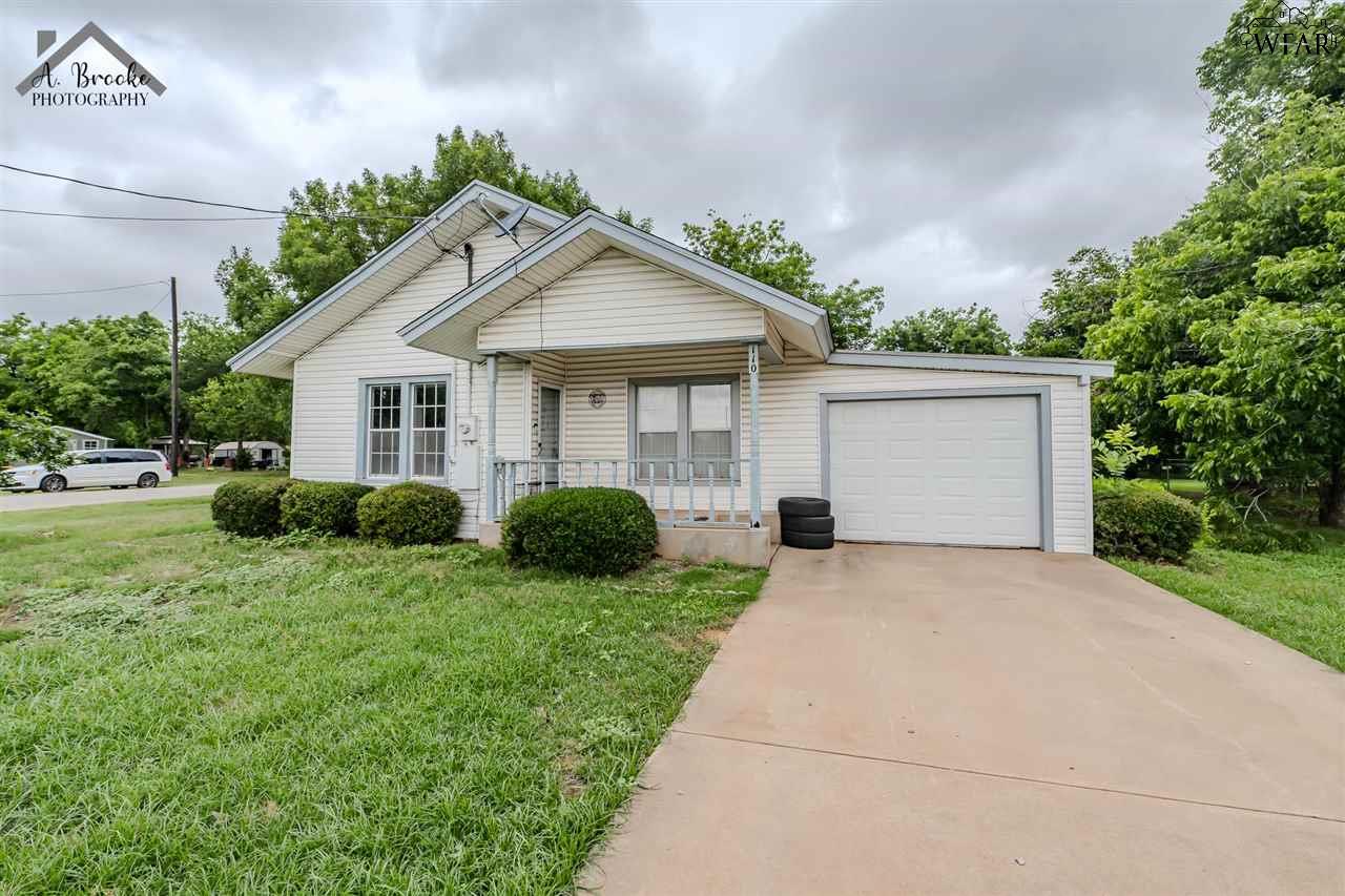 110 W Pecan, Iowa Park, Texas image 1