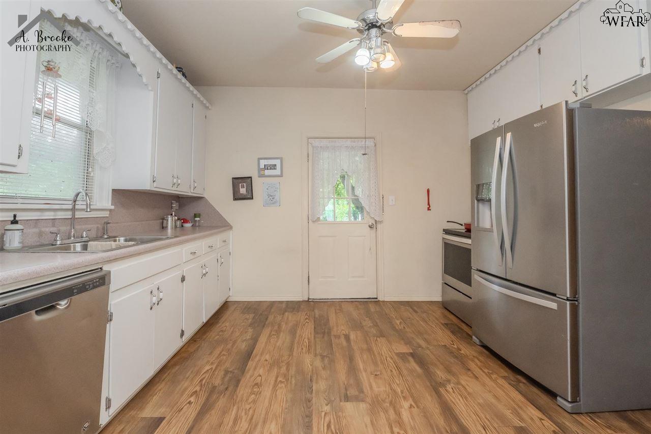 110 W Pecan, Iowa Park, Texas image 7