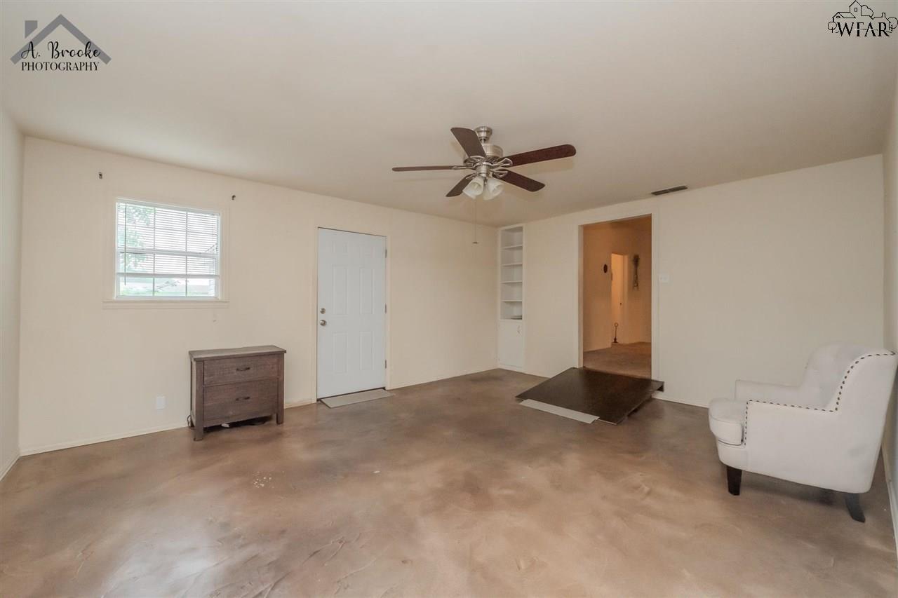 110 W Pecan, Iowa Park, Texas image 16