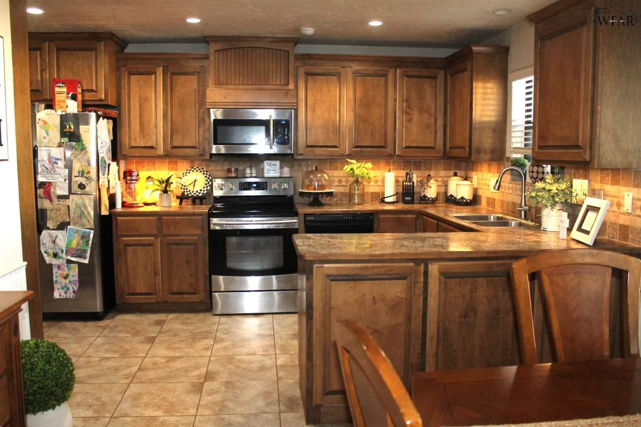 223 Wellington Lane, Wichita Falls, Texas image 8
