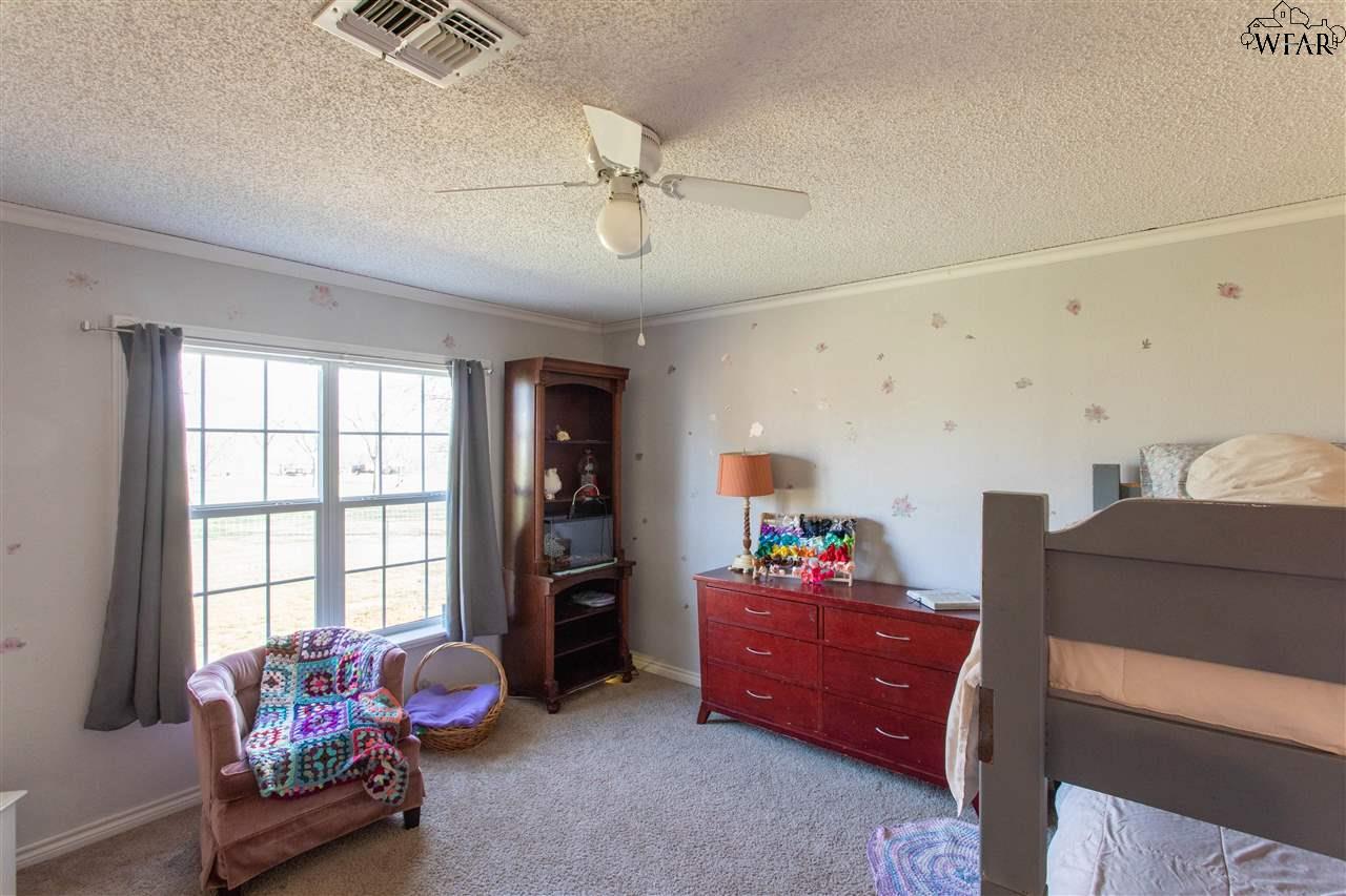 2406 Haws Road, Iowa Park, Texas image 12