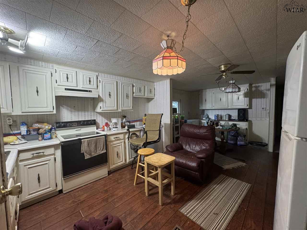 944 S Waggoner Street, Electra, Pennsylvania image 12
