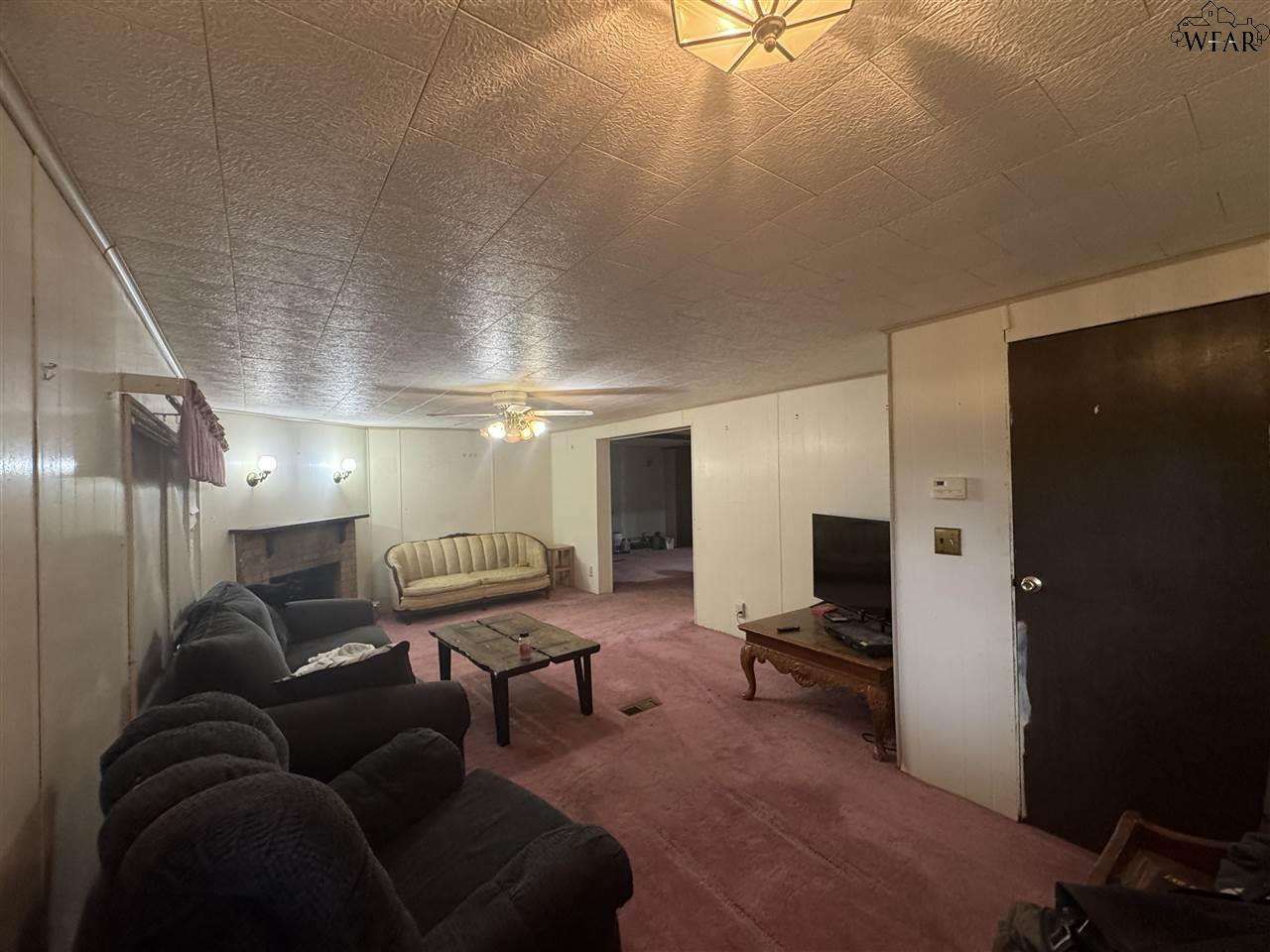 944 S Waggoner Street, Electra, Pennsylvania image 11