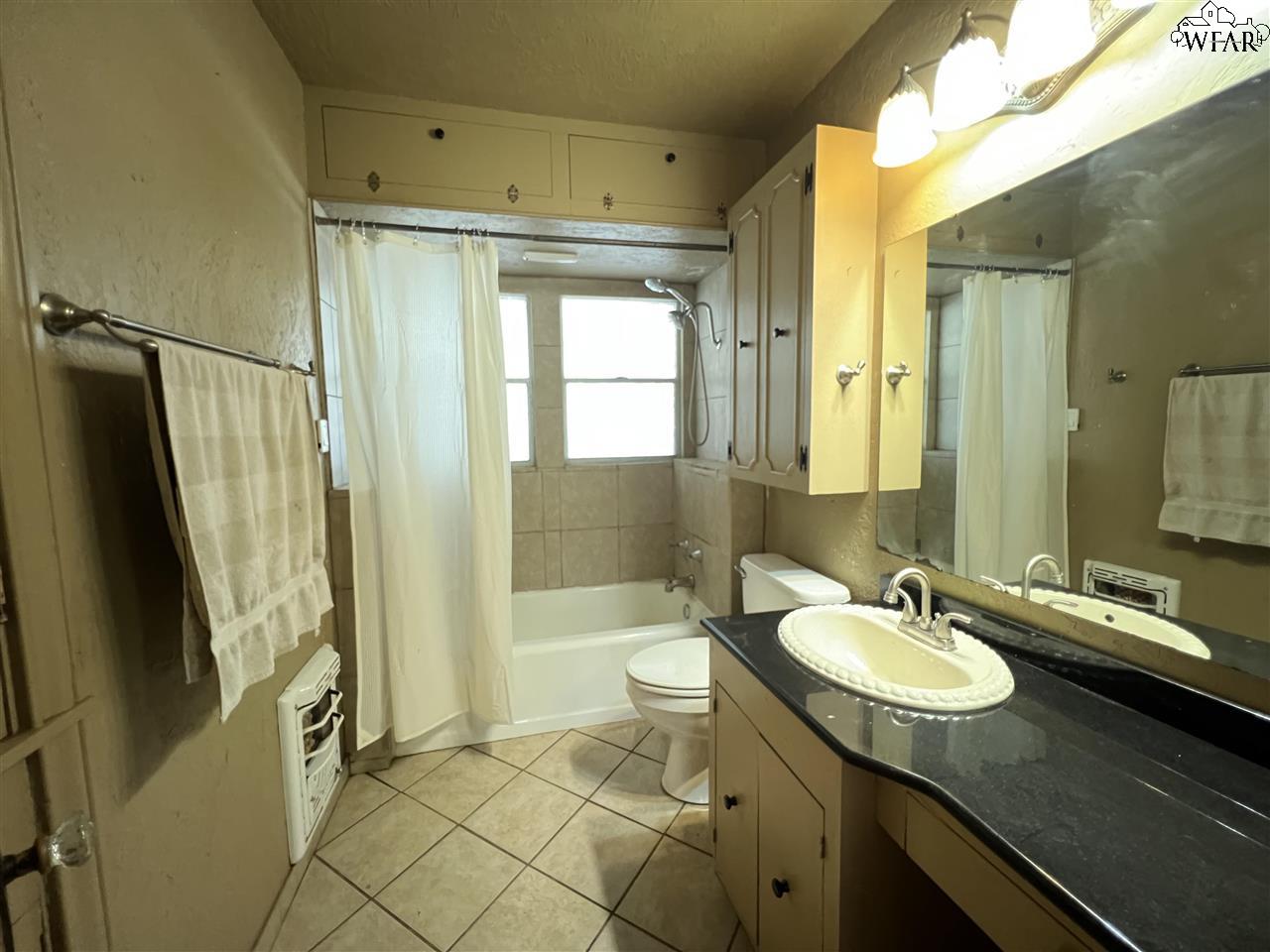 415 W Ikard Street, Henrietta, Texas image 8
