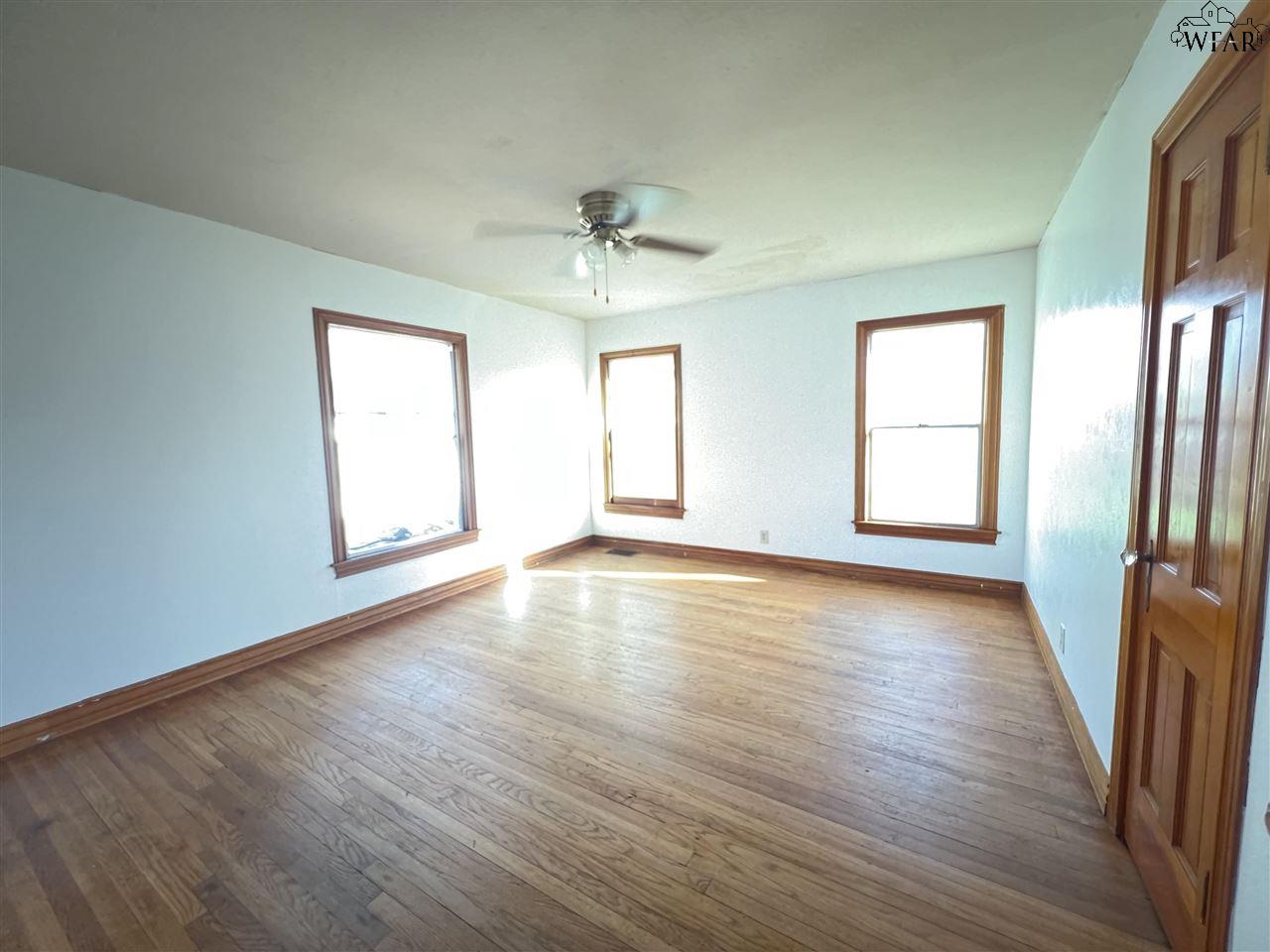 415 W Ikard Street, Henrietta, Texas image 9