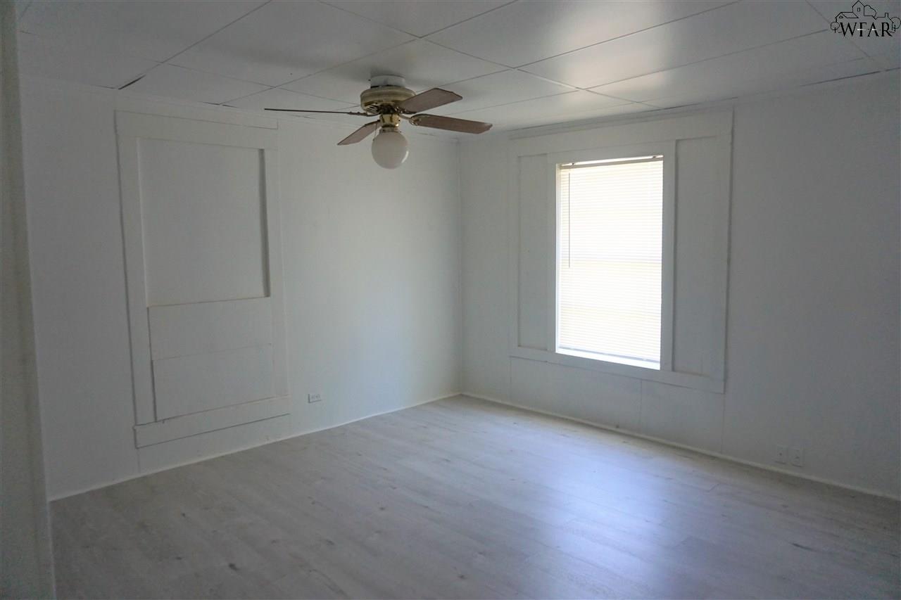 503 E South Drive, Henrietta, Texas image 11