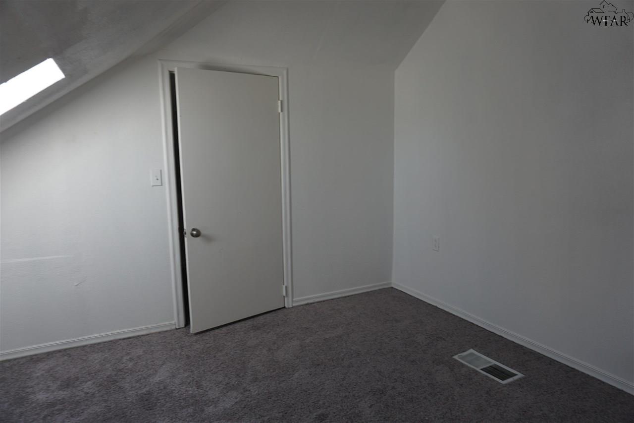 503 E South Drive, Henrietta, Texas image 17