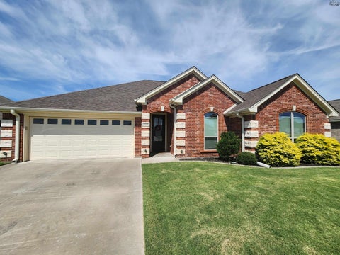 Homes For Sale - 4806 Falcon Crest<br/> Wichita Falls, TX 76310