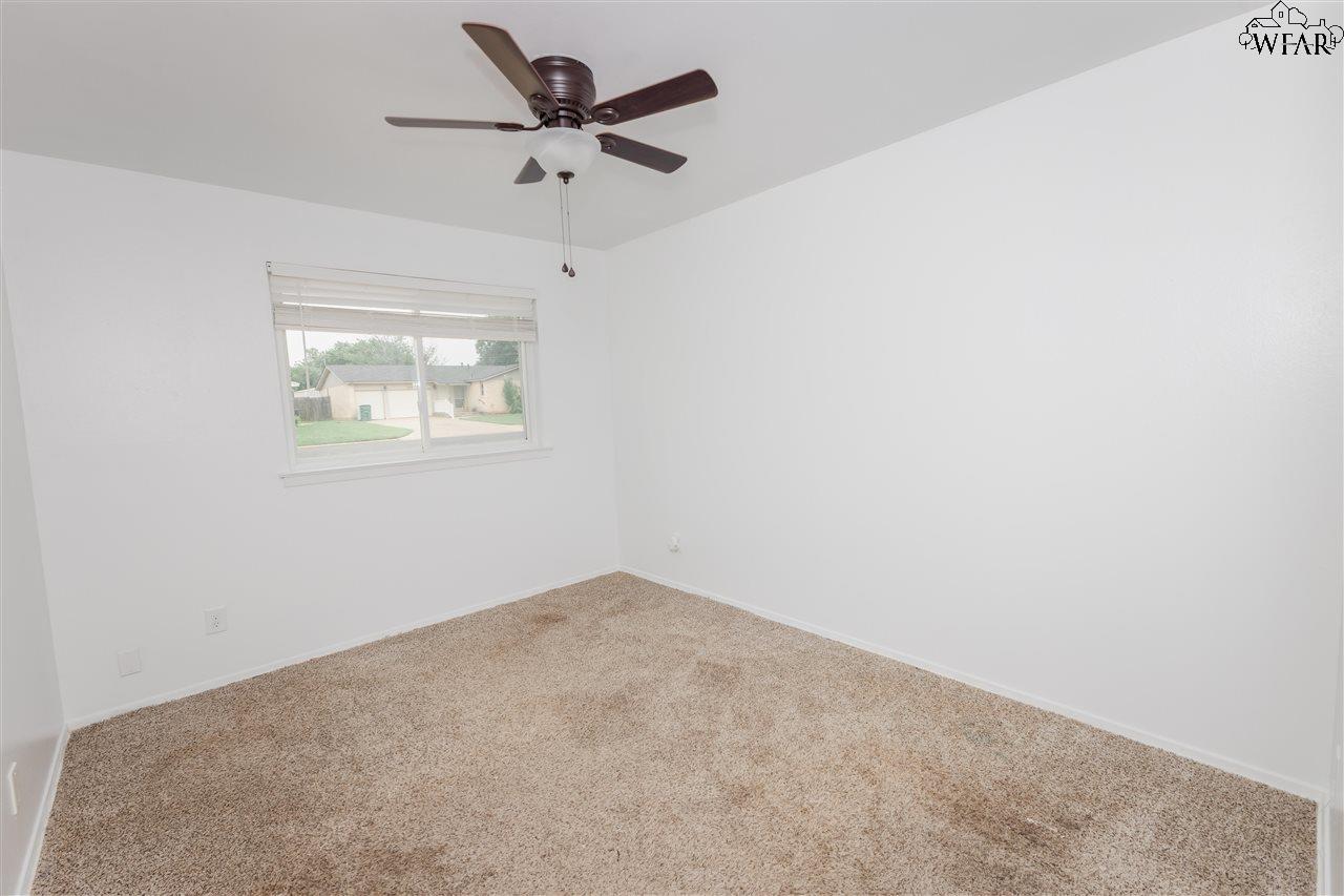 1009 W Cornelia Avenue, Iowa Park, Texas image 12