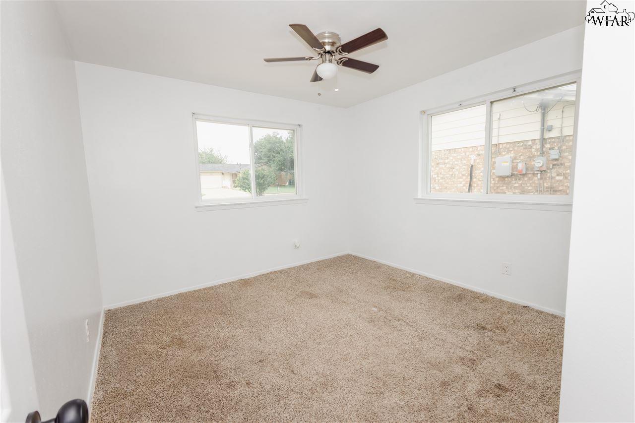 1009 W Cornelia Avenue, Iowa Park, Texas image 15
