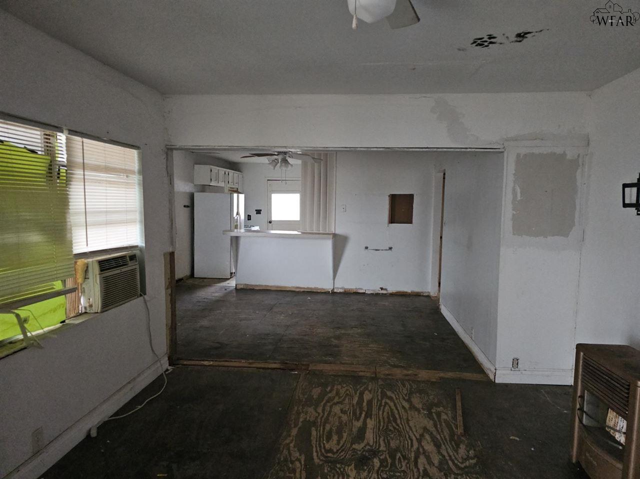 200 Park Avenue, Electra, Texas image 5