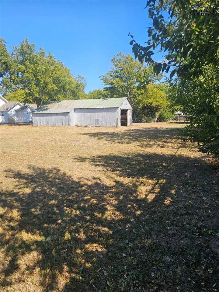 720 W 3rd Street, Burkburnett, Texas image 23