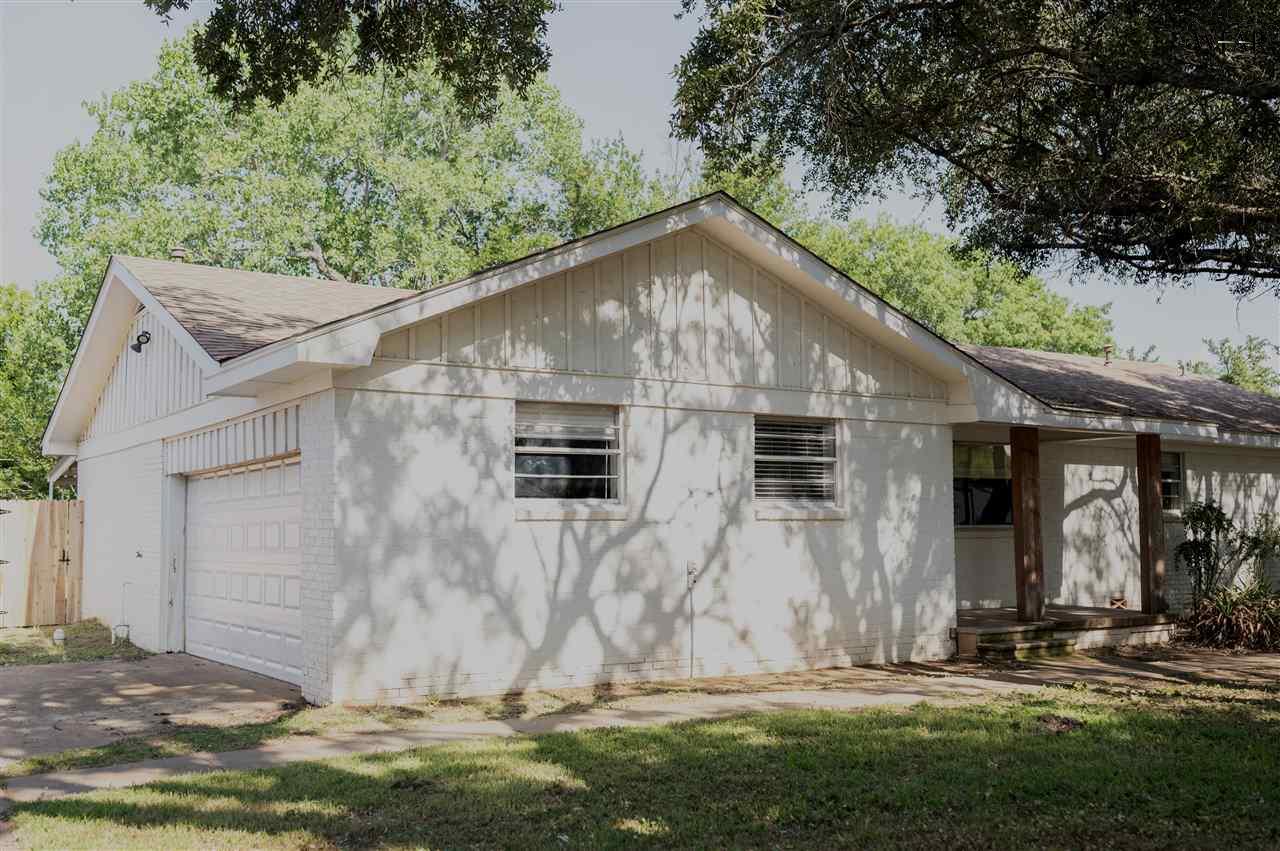 408 N Glenn Street, Henrietta, Texas image 3