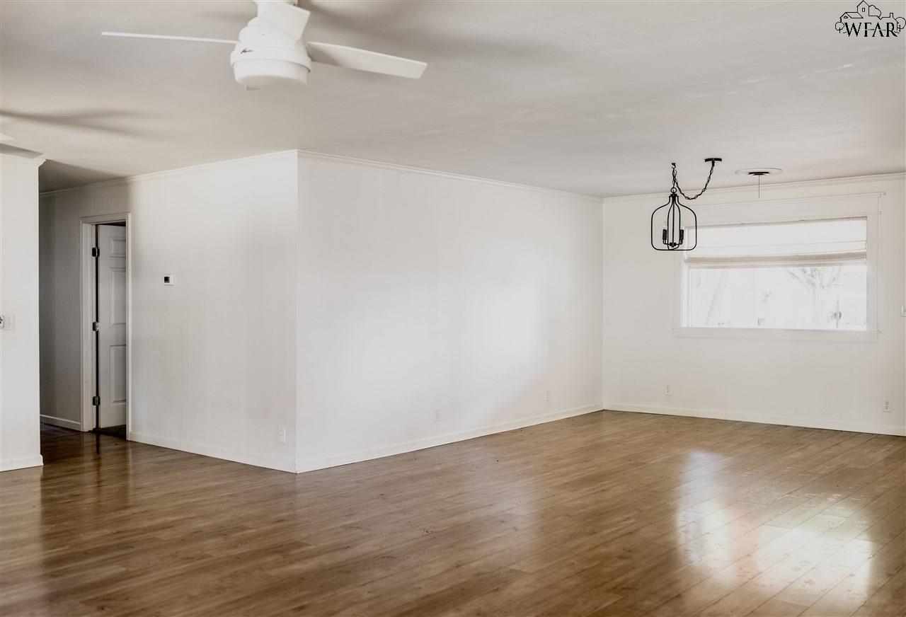 408 N Glenn Street, Henrietta, Texas image 9