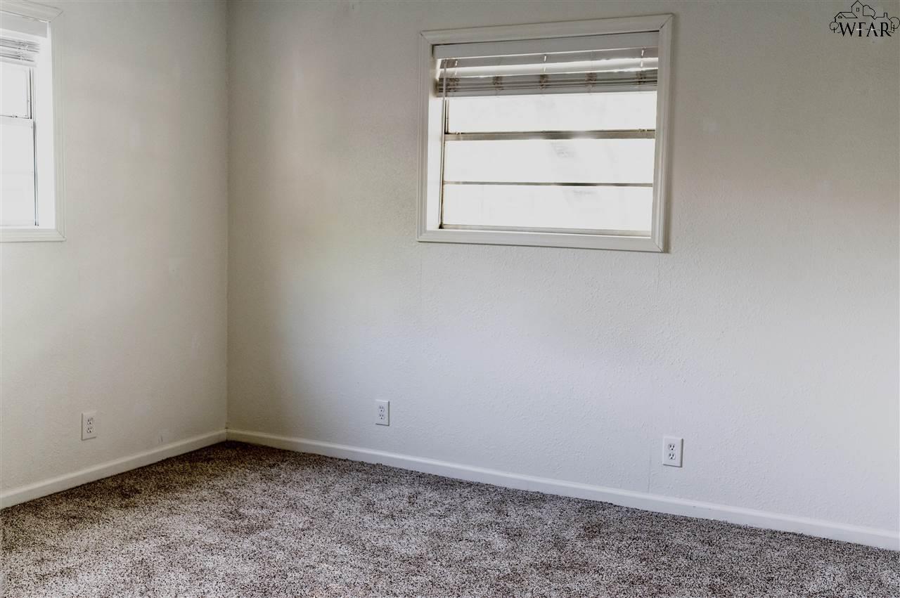 408 N Glenn Street, Henrietta, Texas image 12
