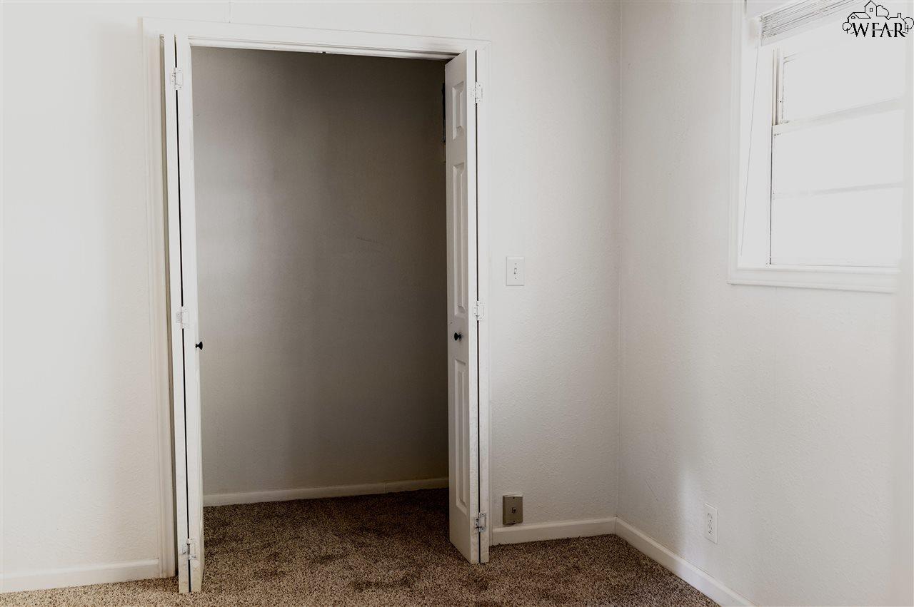 408 N Glenn Street, Henrietta, Texas image 11