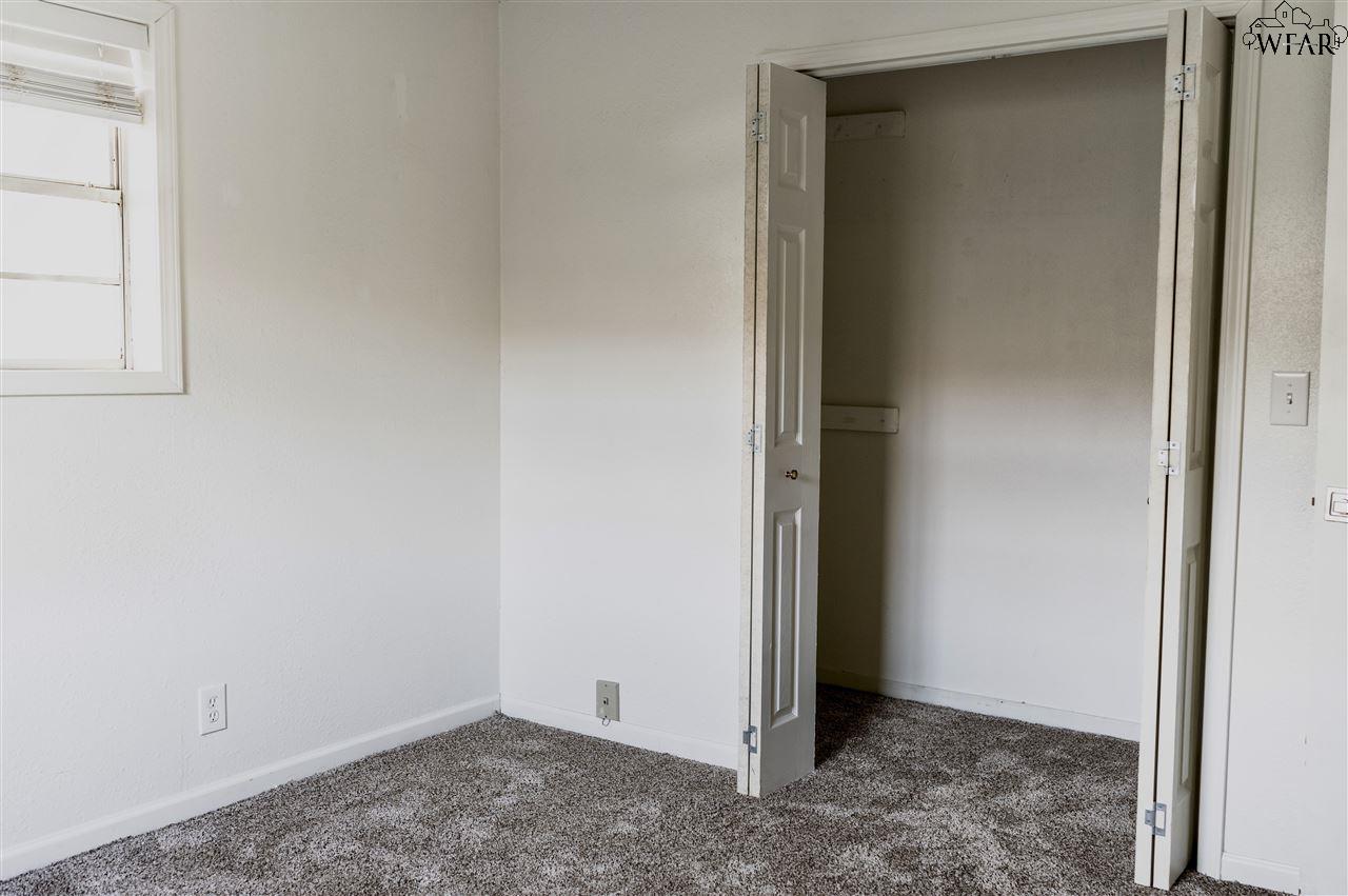 408 N Glenn Street, Henrietta, Texas image 13