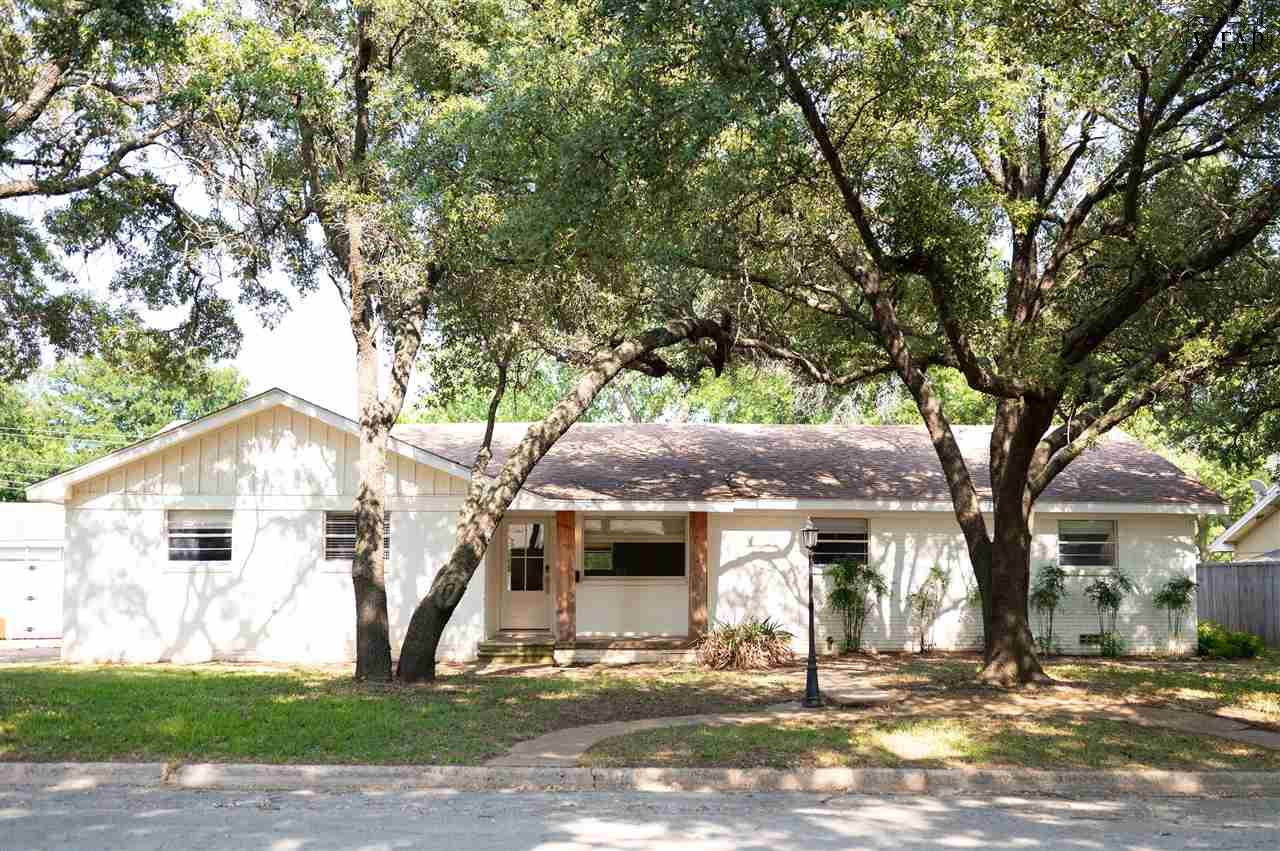408 N Glenn Street, Henrietta, Texas image 1