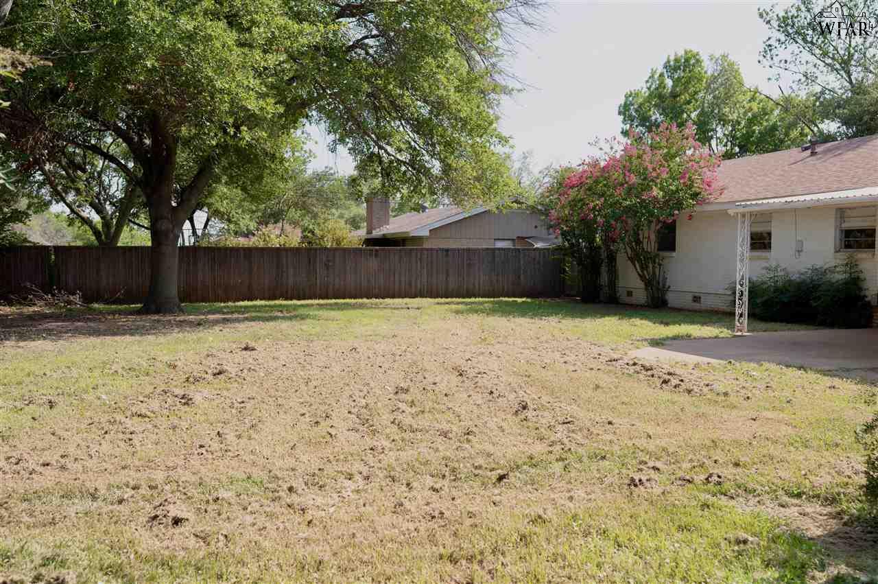 408 N Glenn Street, Henrietta, Texas image 18