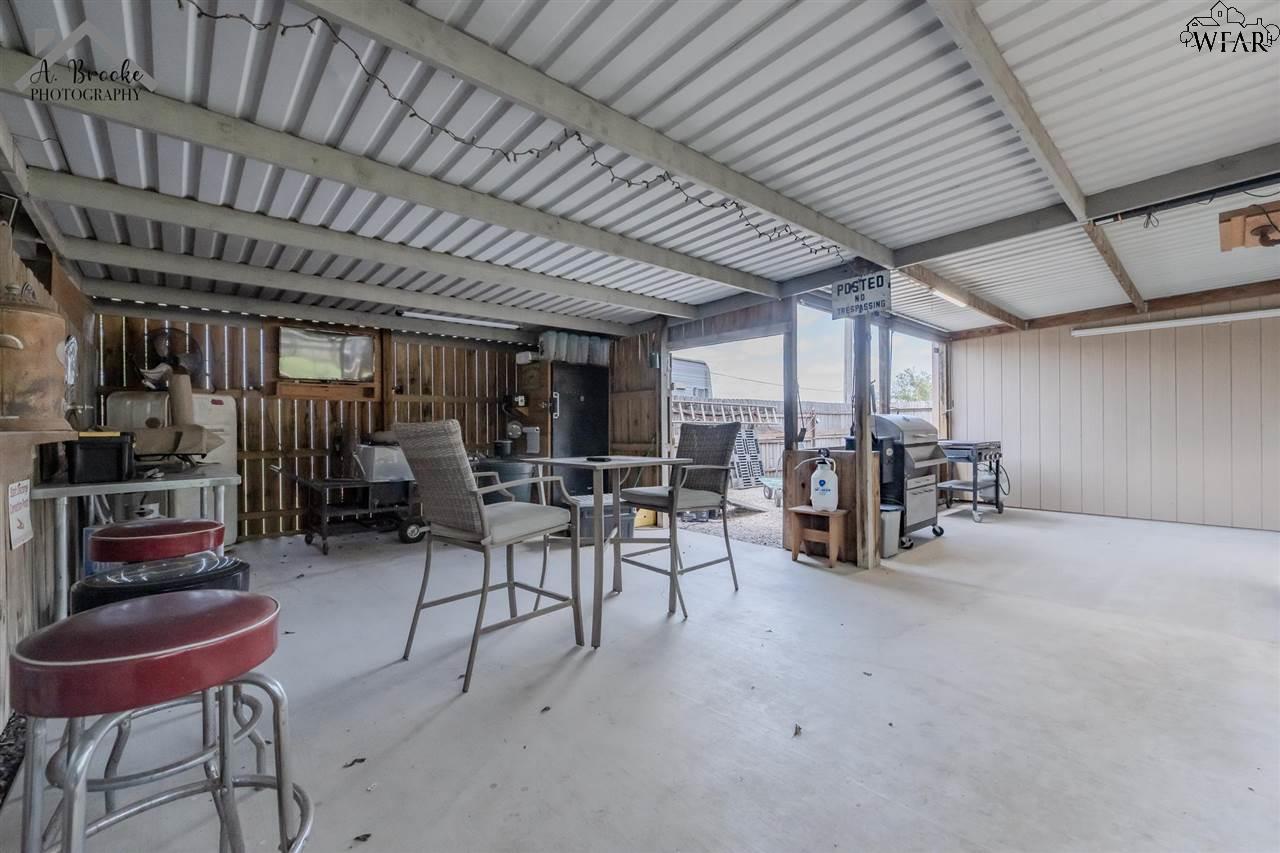 210 N Walnut Street, Petrolia, Texas image 19