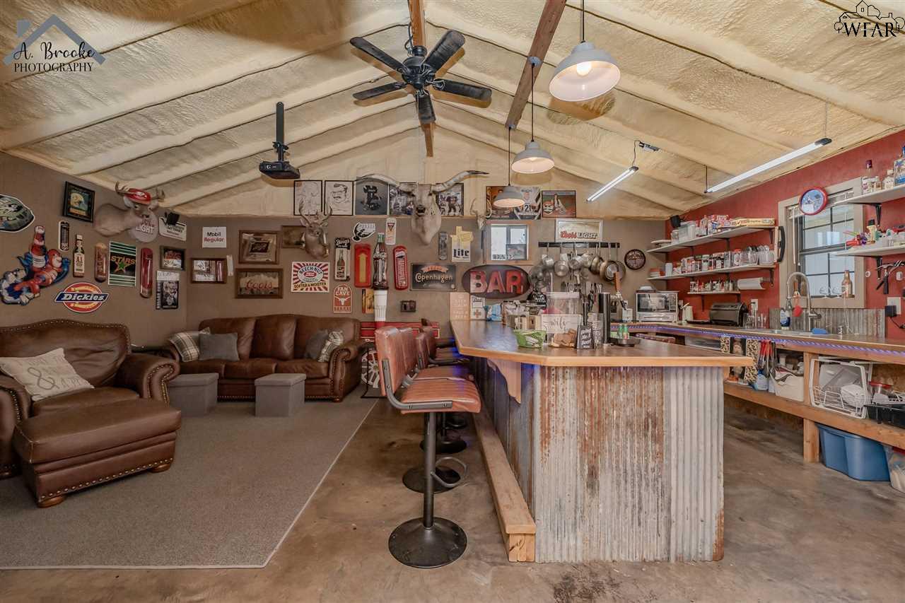 210 N Walnut Street, Petrolia, Texas image 21