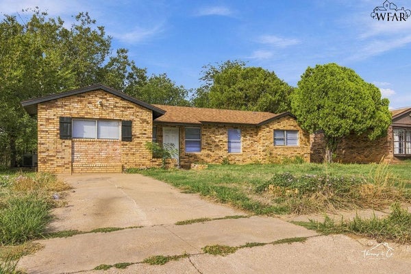 1808 LAS CRUCES LN, WICHITA FALLS, TX 76306 - Image 482e4b625f113ae9af1ddd7ae1e7bb41/1515454597